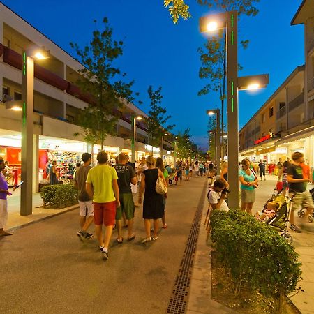 Appartamenti Lira Bibione Buitenkant foto
