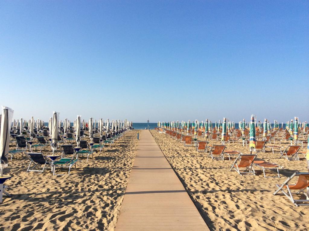 Appartamenti Lira Bibione Buitenkant foto